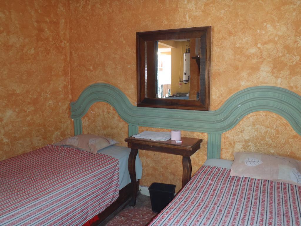 Hotel Casa De Huespedes Hidalgo Tehuacán Стая снимка